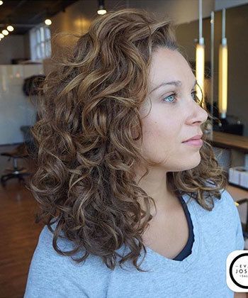 6 Tricks to Try When Your Wavy Hair is Flat