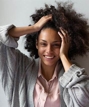 This is Why You're Experiencing a Dry Scalp Near Your Hairline